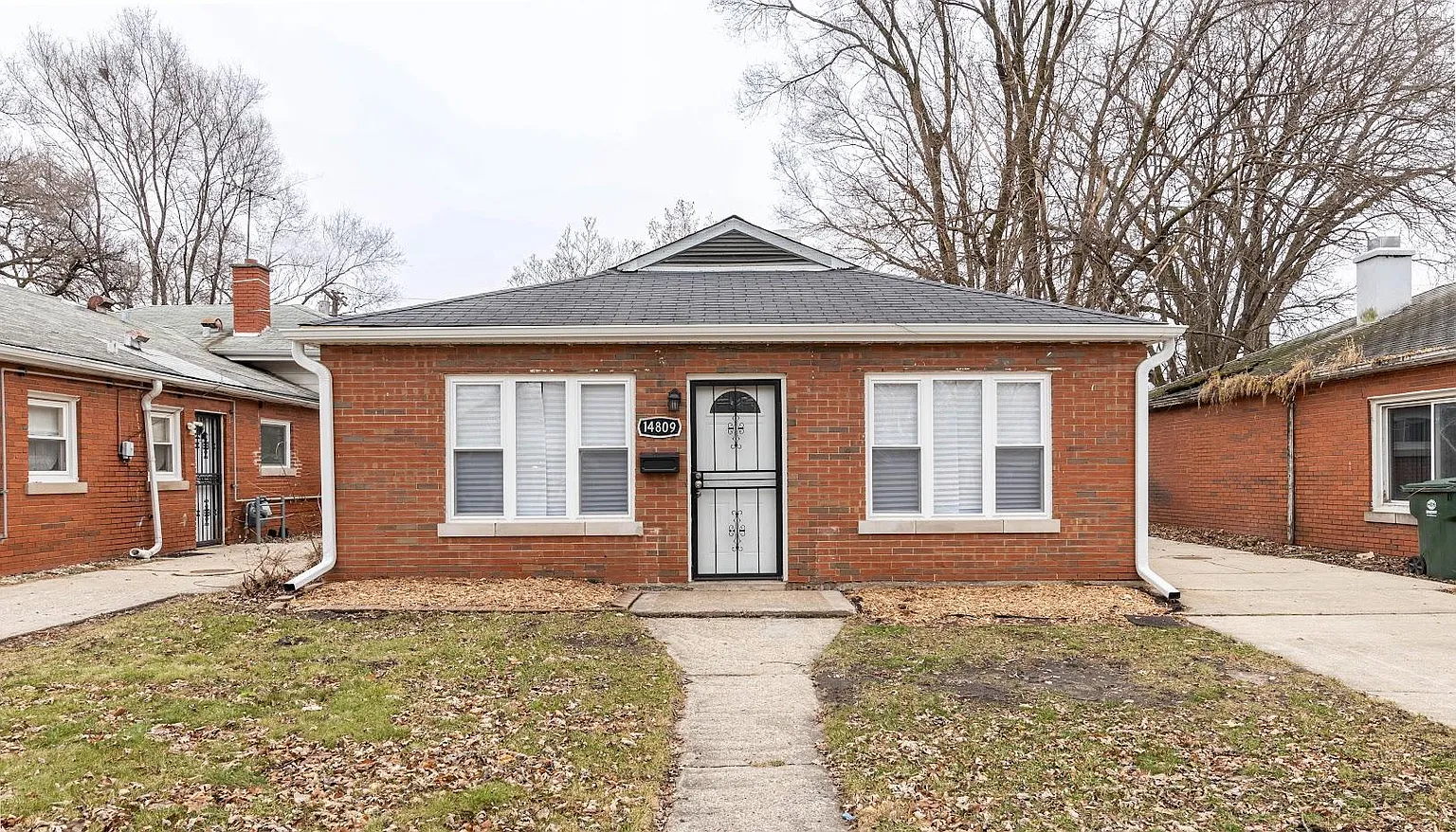 14809 Irving Ave photo 1