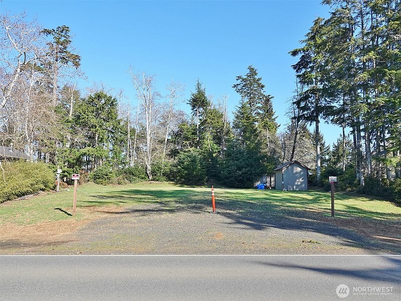 2nd image of 292 Duck Lake Drive SE