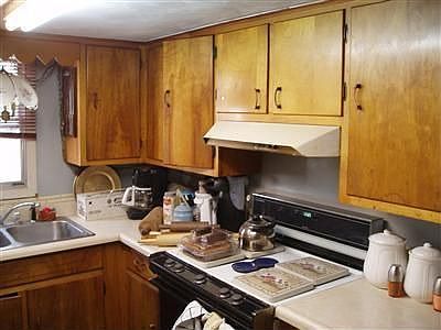2nd image of 34 Comer Ct