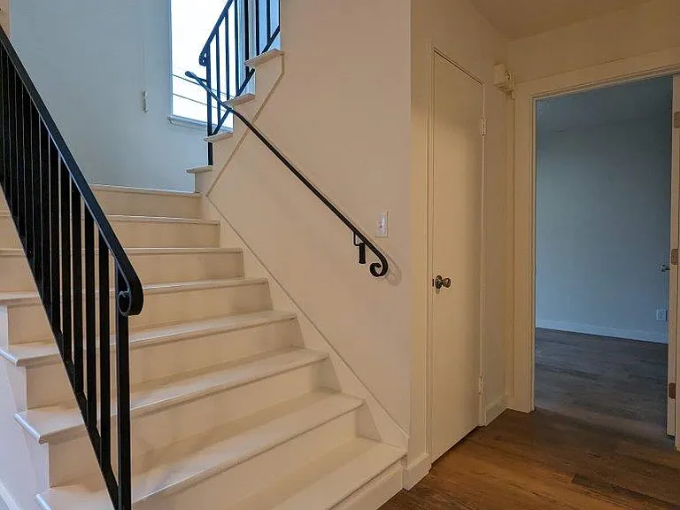Oxford-Cedar Apartments — Photo 15
