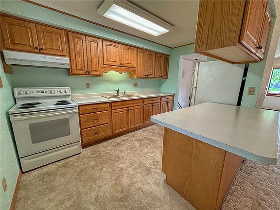 3rd image of 1321 Duke Street