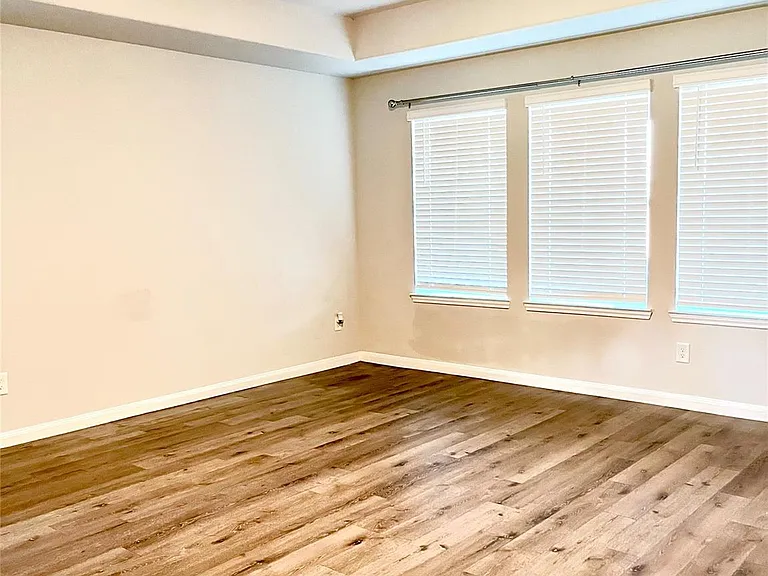 3302 Alberelli Dr — Photo 10