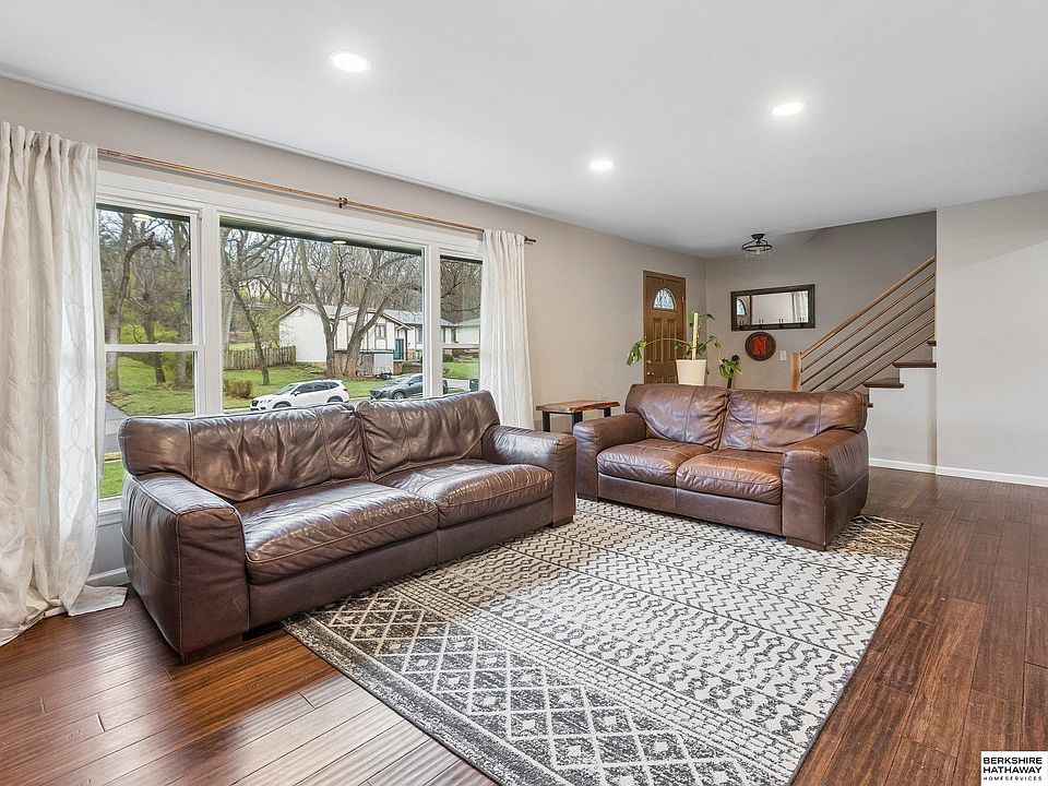 1st image of 7923 Raven Oaks Dr