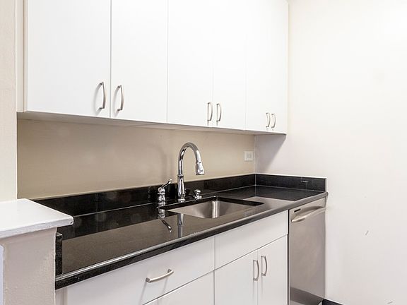 5th image of 182 E 95th St APT 21A