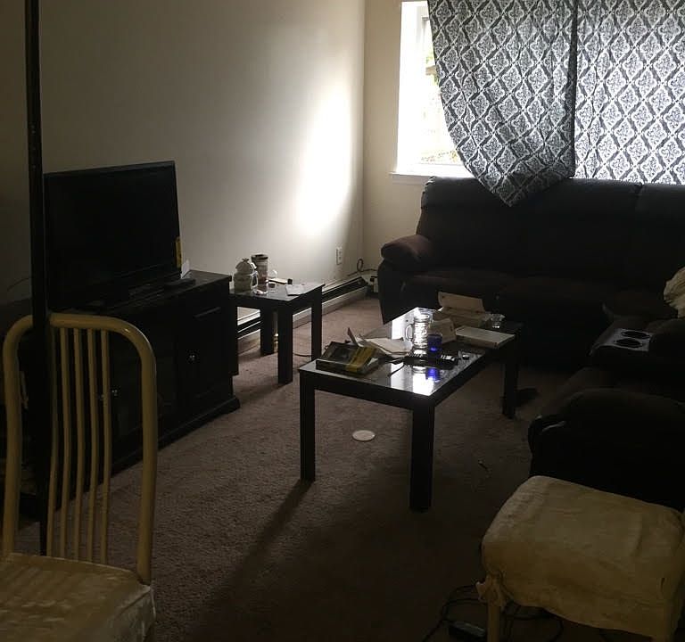 1st image of 2041 49th St