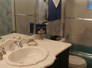 8841 W 92nd St, Hickory Hills, IL