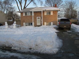 711 S Wildwood St, Westland, MI 48186