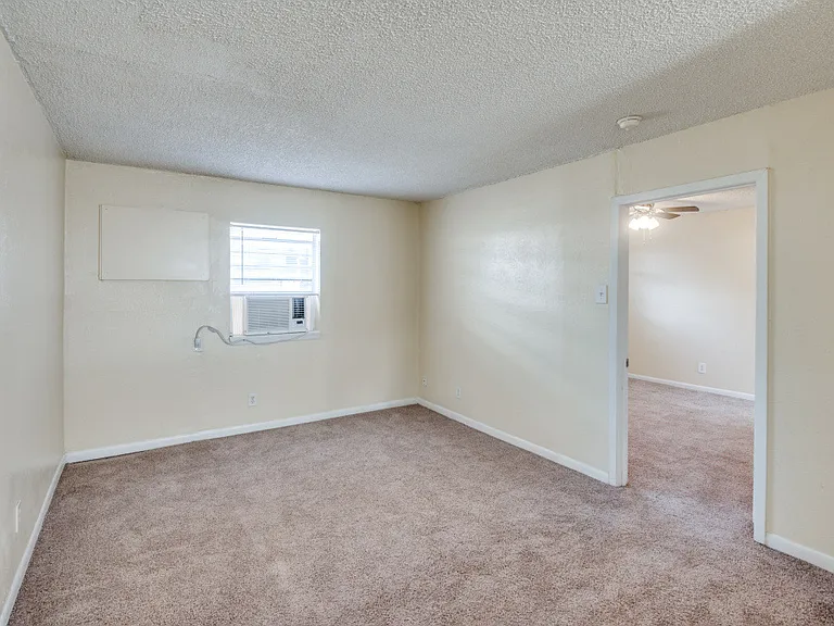 512 S Delaware St #4 — Photo 5