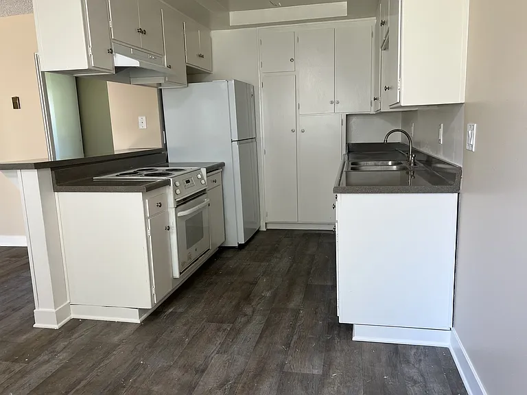 1402 Pennsylvania Ave #3 — Photo 6
