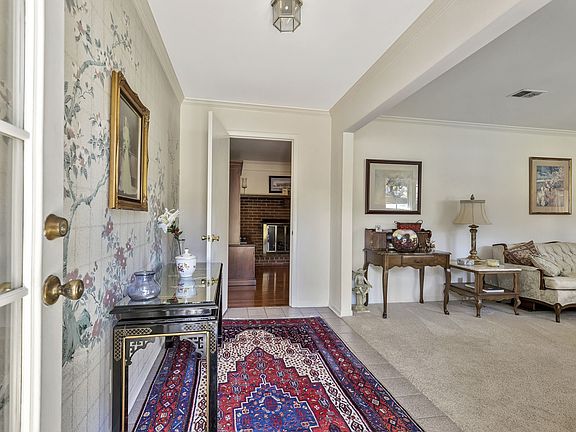 3rd image of 454 Manley Dr