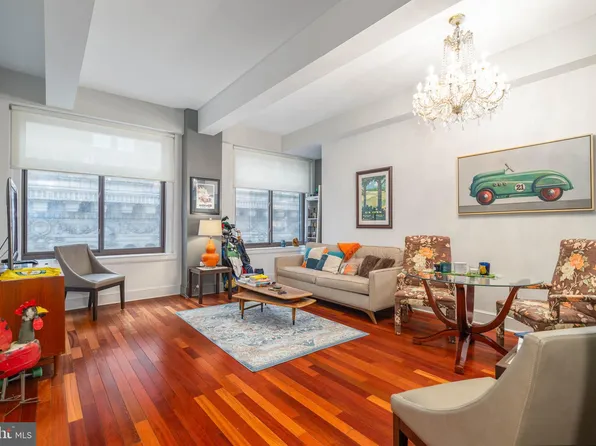 1500 Chestnut St APT 18H, Philadelphia, PA 19102
