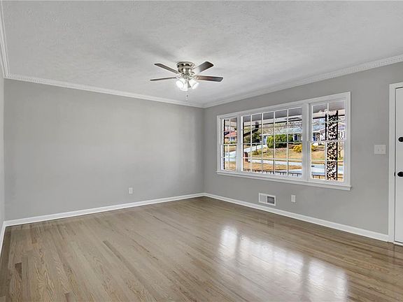 5th image of 1697 Rustic Dr SW