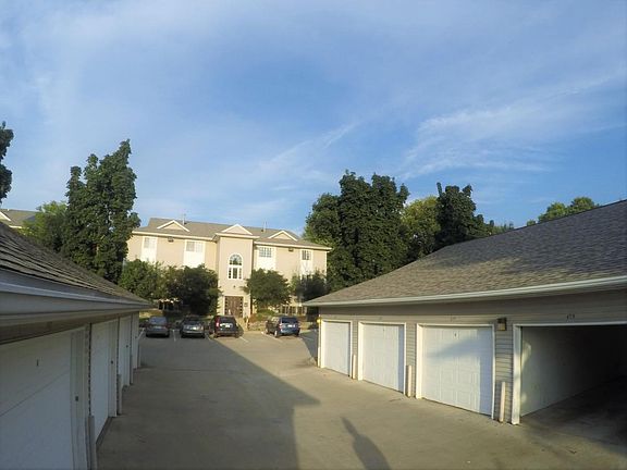 Detached garage units