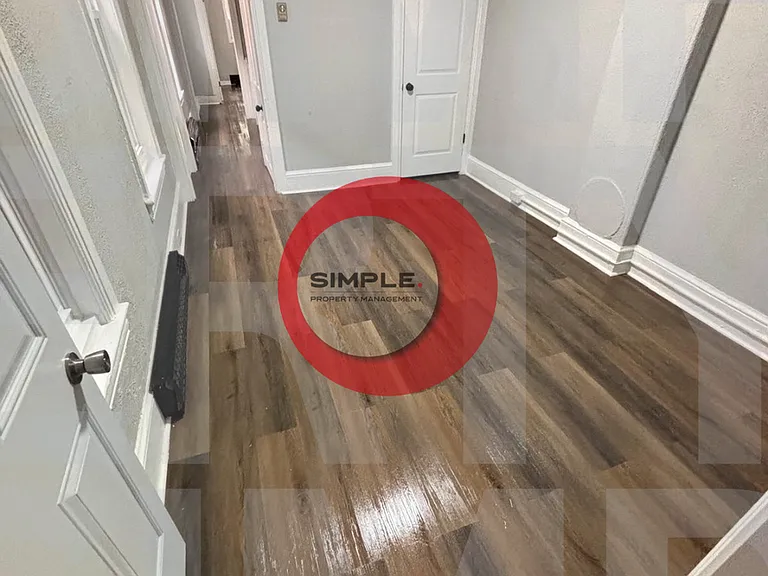 1140 Franklin St — Photo 3