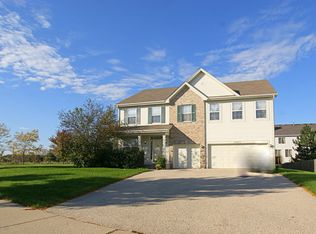 1707 S Fallbrook Dr, Round Lake, IL 60073