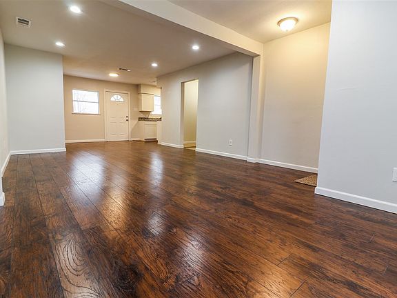 3rd image of 937 Duty Ave