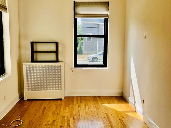 4th image of 65 Wesley Ave APT 1A