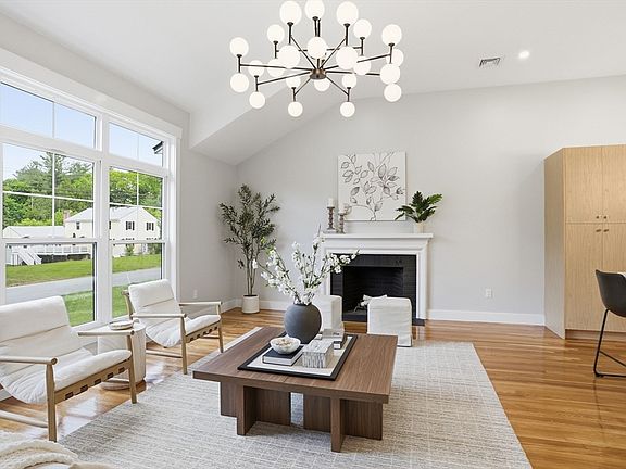 4th image of 11 Bromfield Rd