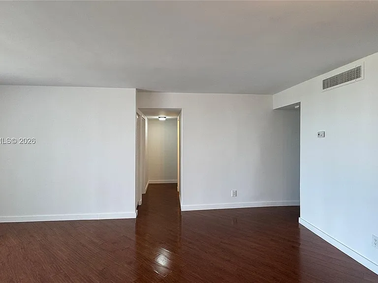 2020 NE 135th St #810 — Photo 28