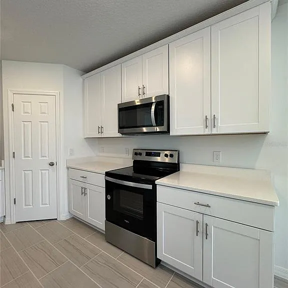 3521 Yarian Dr — Photo 4