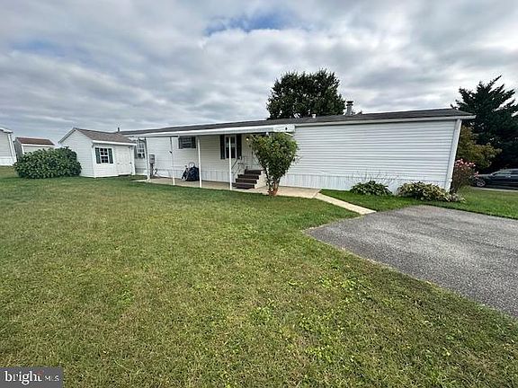 2nd image of 556 Holly Dr
