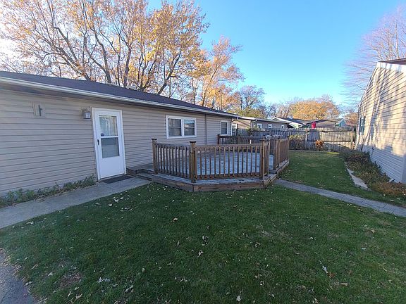 2nd image of 898 Daffodil Dr
