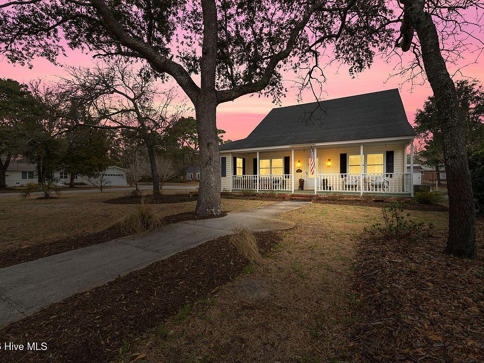 1st image of 220 Willis Drive