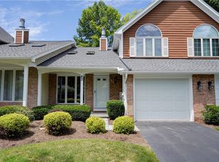 82 Eaglesfield Way, Fairport, NY 14450