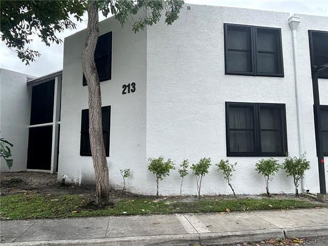 1st image of 213 Lake Pointe Dr APT 202