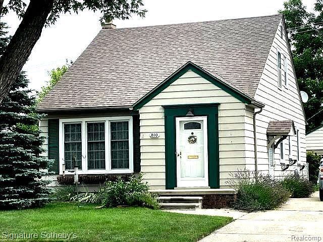 1st image of 810 N Highland St