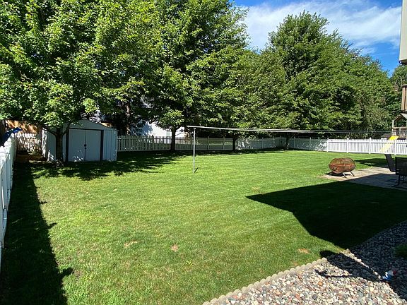 5th image of 23188 Gladiola St NW