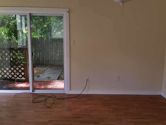 2nd image of 9567 Palm St