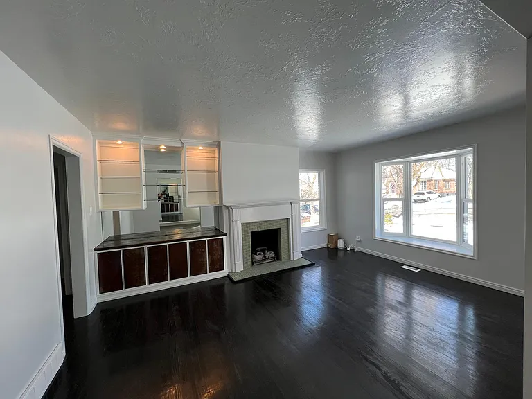 1548 E Roosevelt Ave — Photo 3