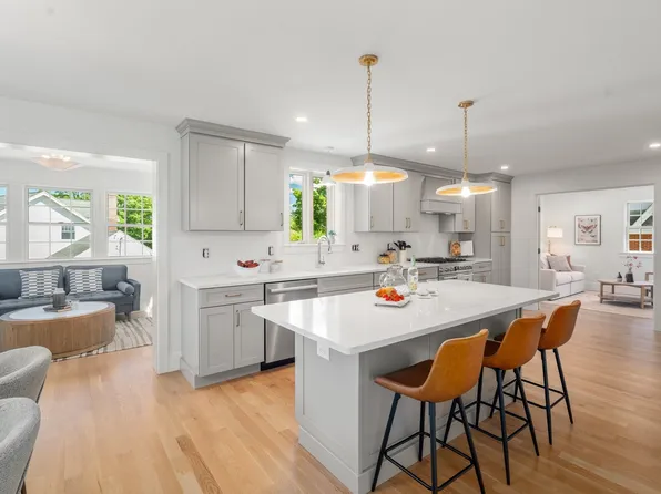 26 N Gtwy, Winchester, MA 01890