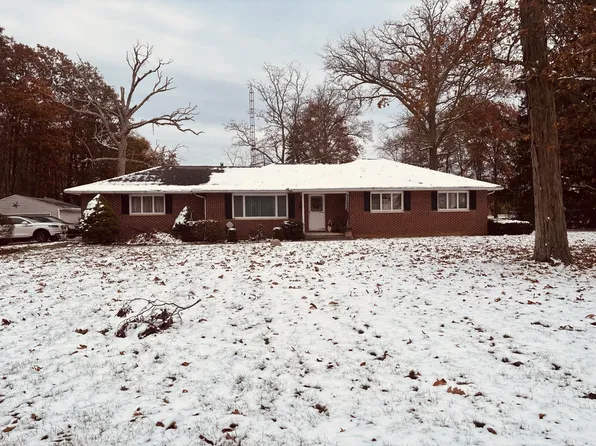 15644 Bay Rd, Wapakoneta, OH 45895