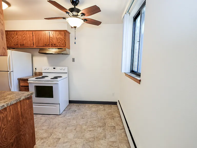Randolph Apartments — Photo 24