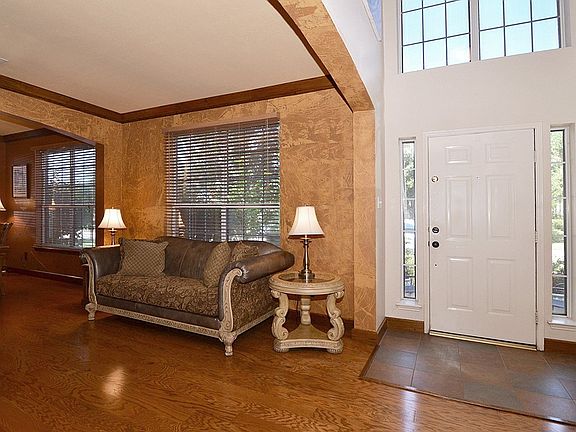 2nd image of 1117 Christopher Ln