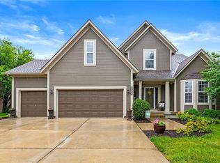 15363 W 154th Ter, Olathe, KS 66062