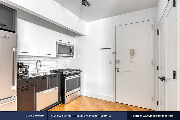 Rented by The Blueground | media 47