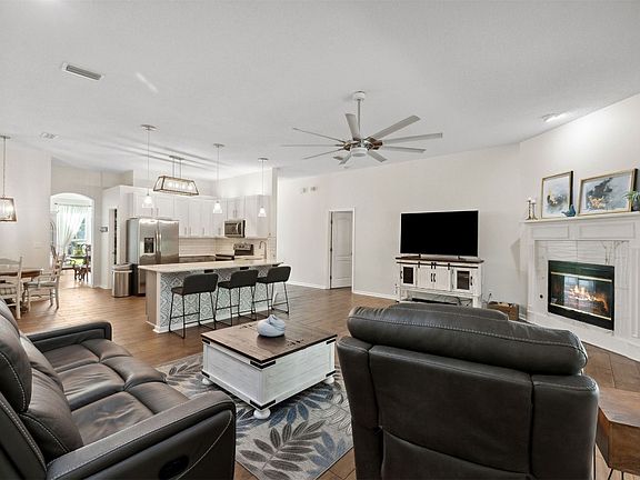 2nd image of 6741 Beatrix Dr