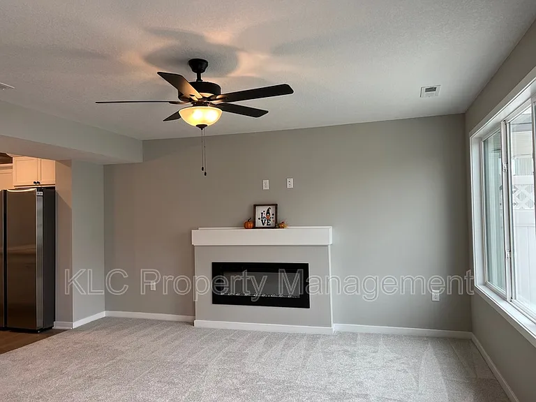 2625 SE Osier Ave — Photo 5
