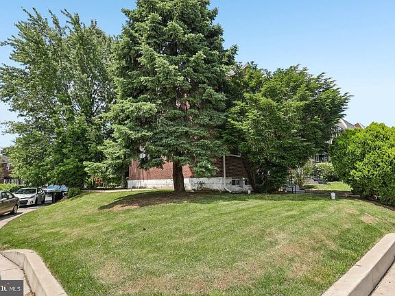 2nd image of 1023 Coyne Pl