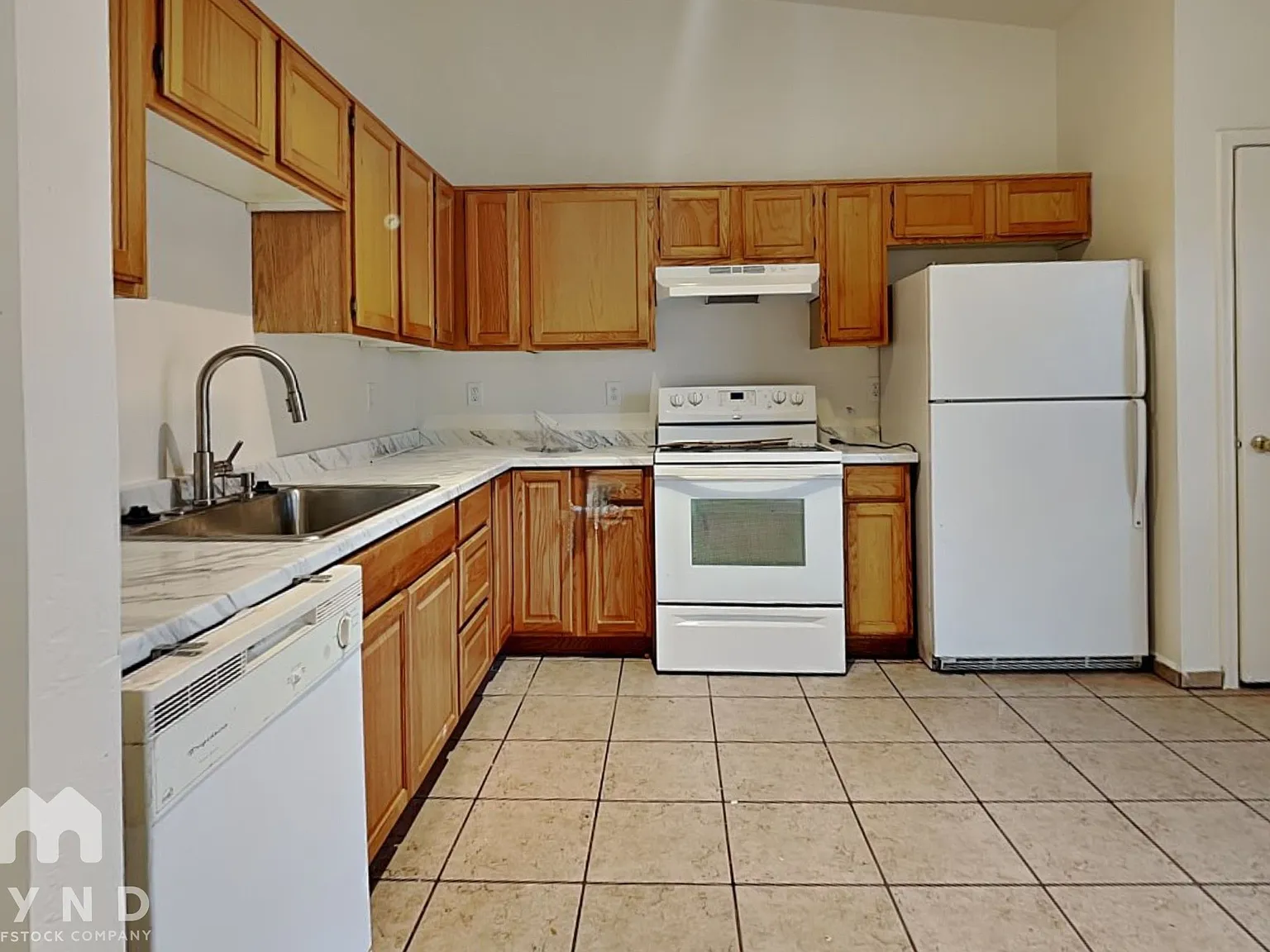 3 bed, 2.0 bath, 1243 sqft, $1,735 — Photo 4