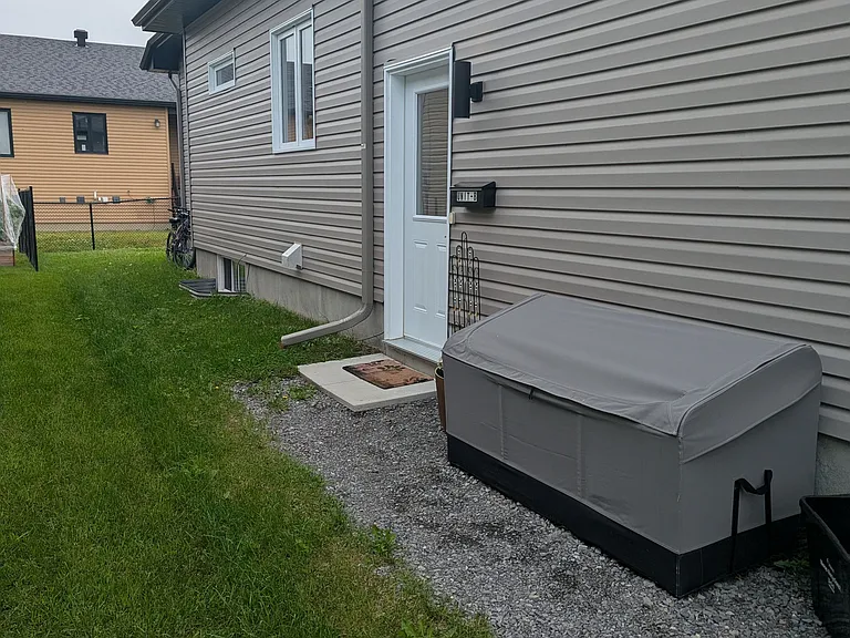348 Sterling Ave #B — Photo 2