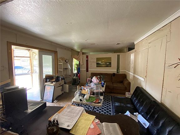4th image of 3811 Whittier St