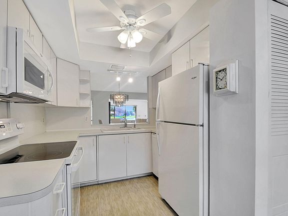 4th image of 6301 Tall Cypress Circle