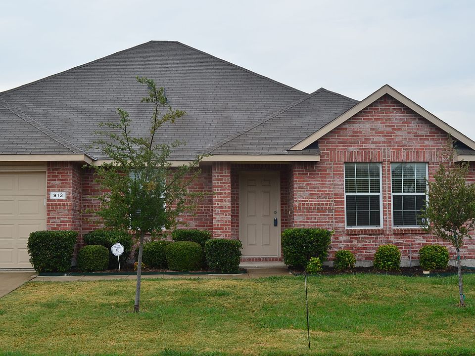 1st image of 913 Cedar Creek Dr
