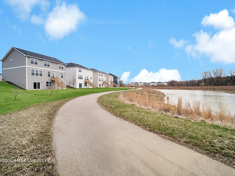 1398 Kessler Dr — Photo 36