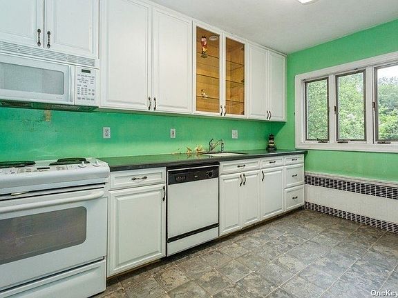 5th image of 7 Quayle Ct