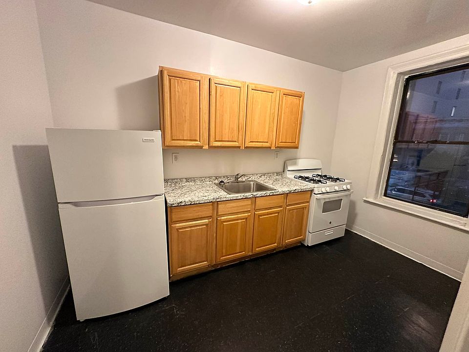 1st image of 206 Marcy Pl #1C